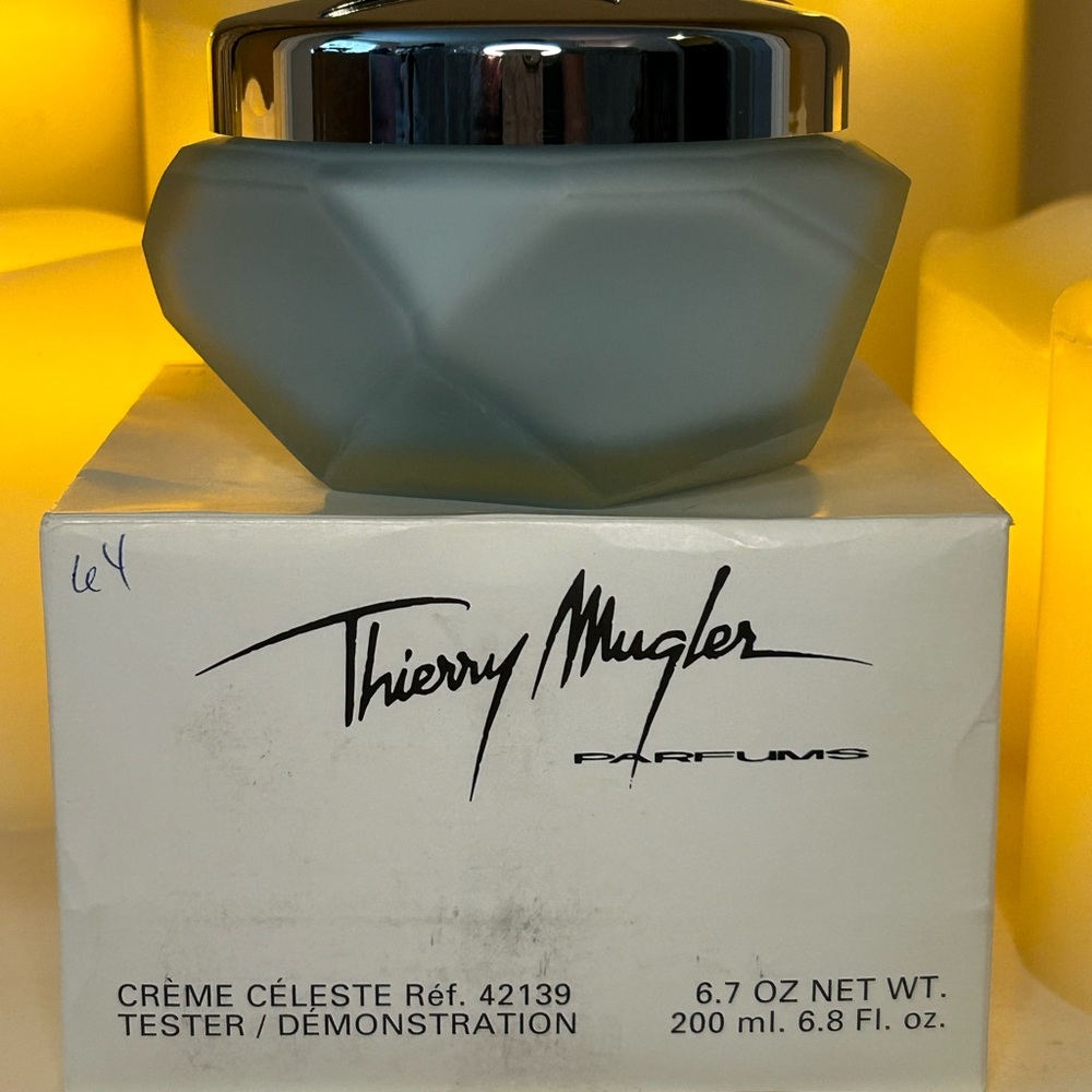ON HOLD FOR LIZ Thierry Mugler Crème Céleste